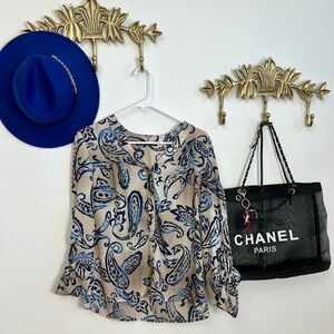 Shabby chic paisley blouse M ptp 20.5” l 25”